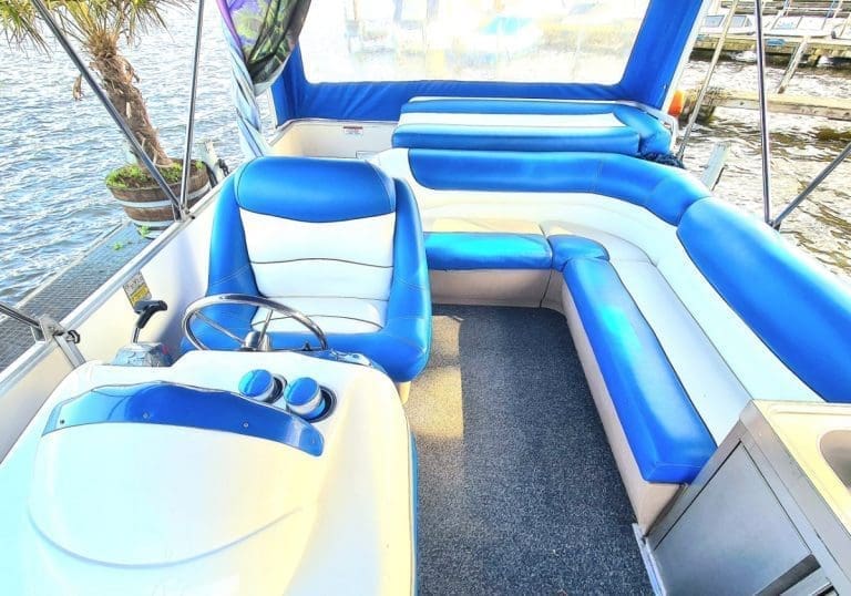 Pontonboot hinten