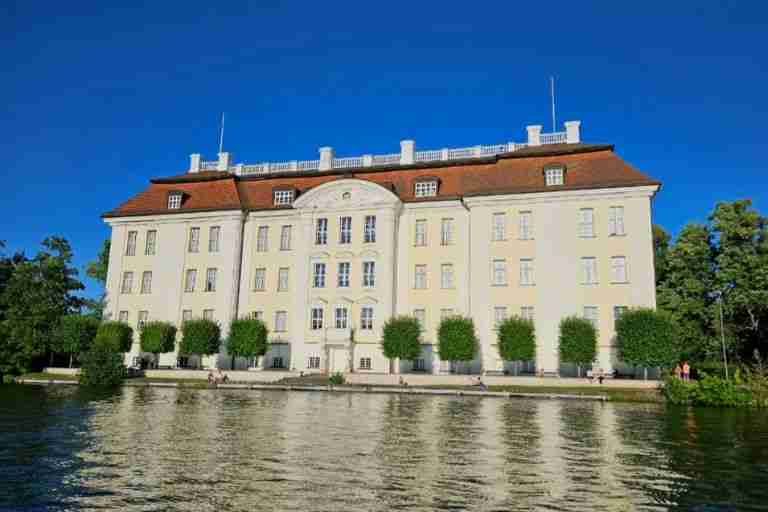 Bootstour Berlin Altstadt Mit Schloss Köpenick Bootsverleih Berlinrichtershorn Bootsjunge Bootstour Berlin Altstadt mit Schloss Köpenick
